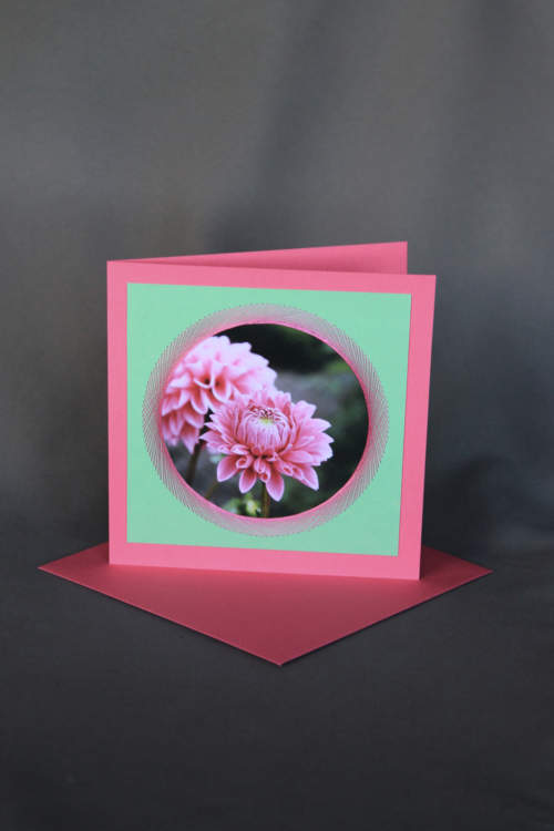 Geburtstagskarte mit pinker Dahlie